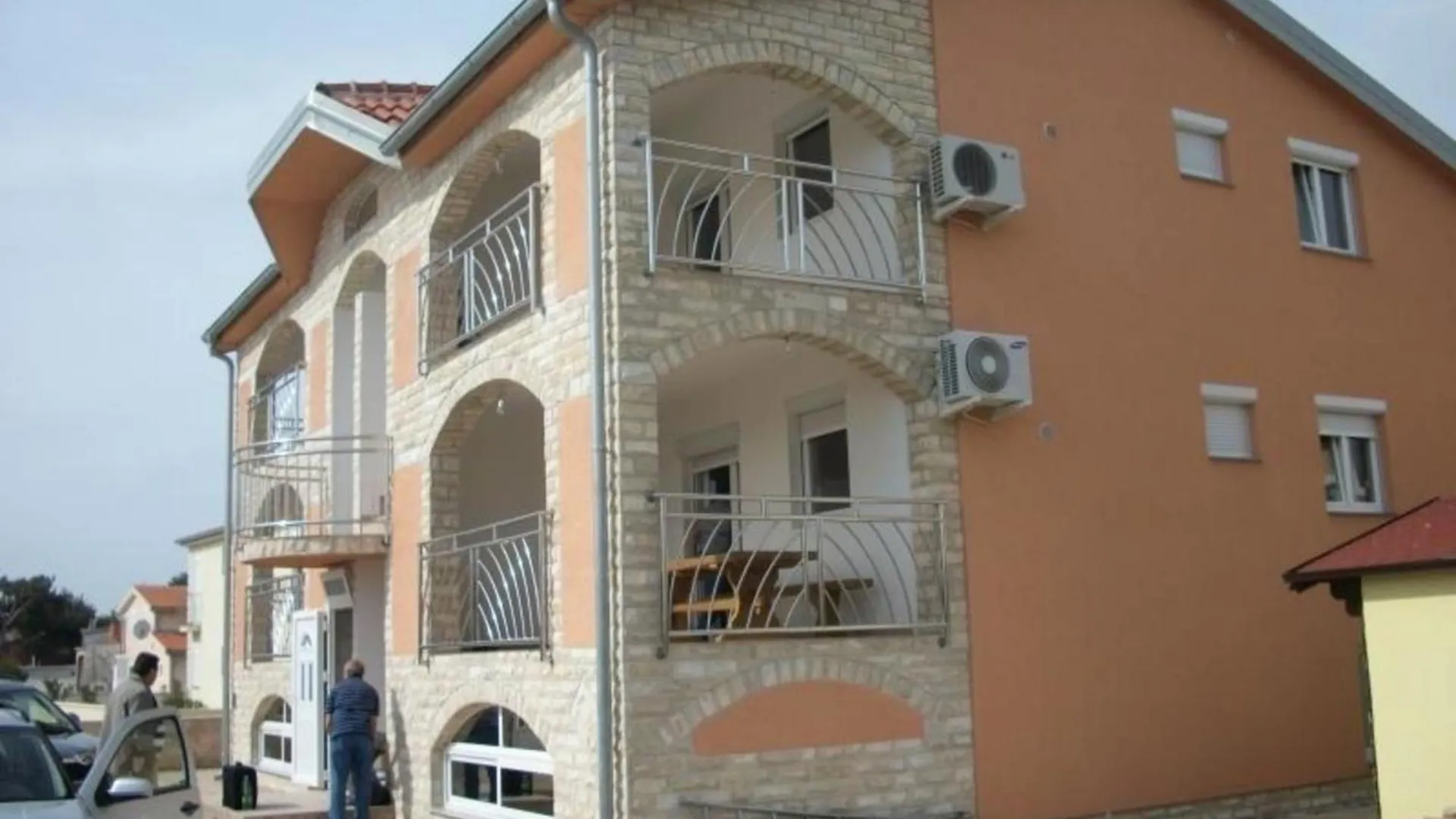 Geraeumige Ferienwohnung Vir Apartment